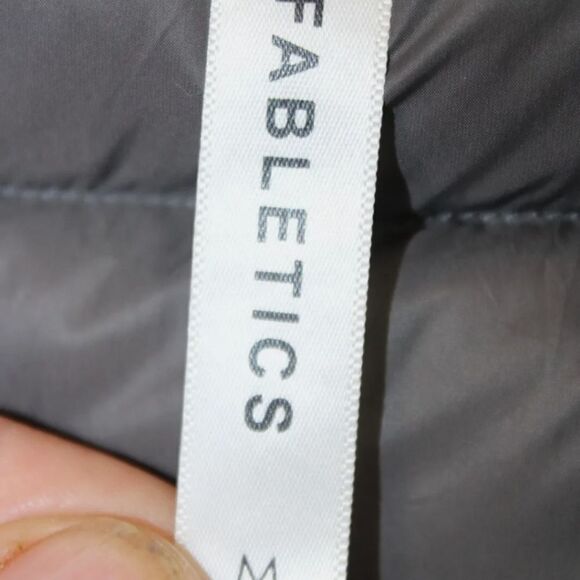 FABLETICS GRAY PACKABLE WOMENS SIZE M VEST 394975-47 - Picture 7 of 8
